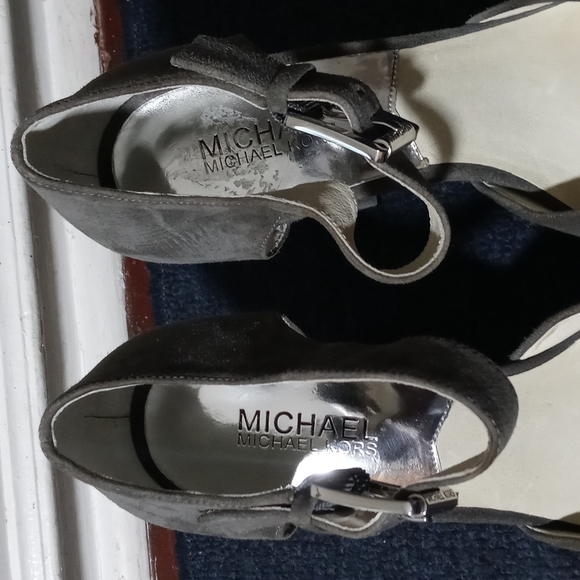 Michael Kors heels - Picture 3 of 11